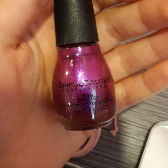 Bracelet and nail polish - Picture 3 of 4